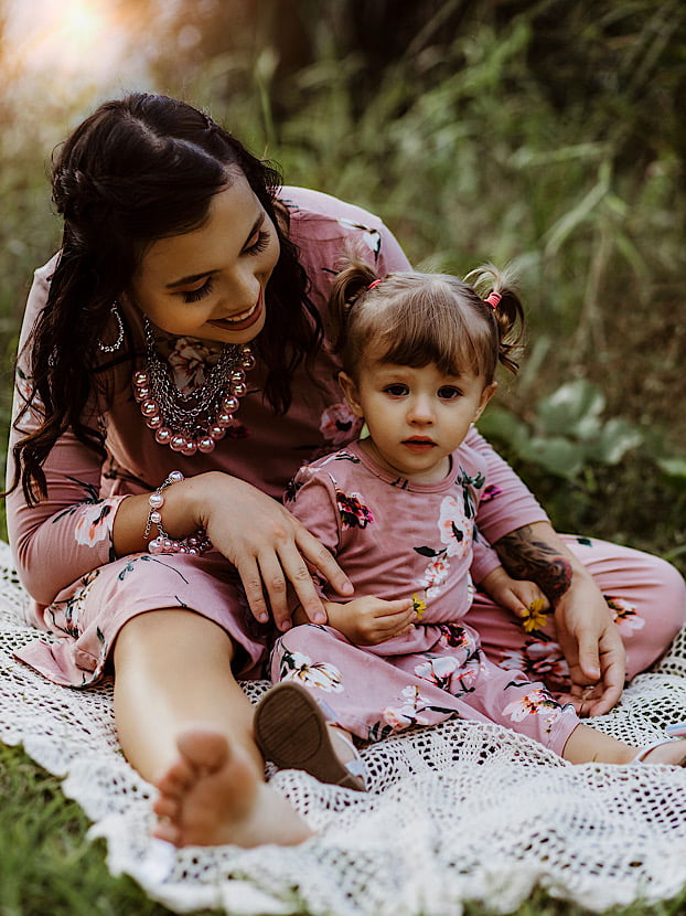 makeup hair mom daughter